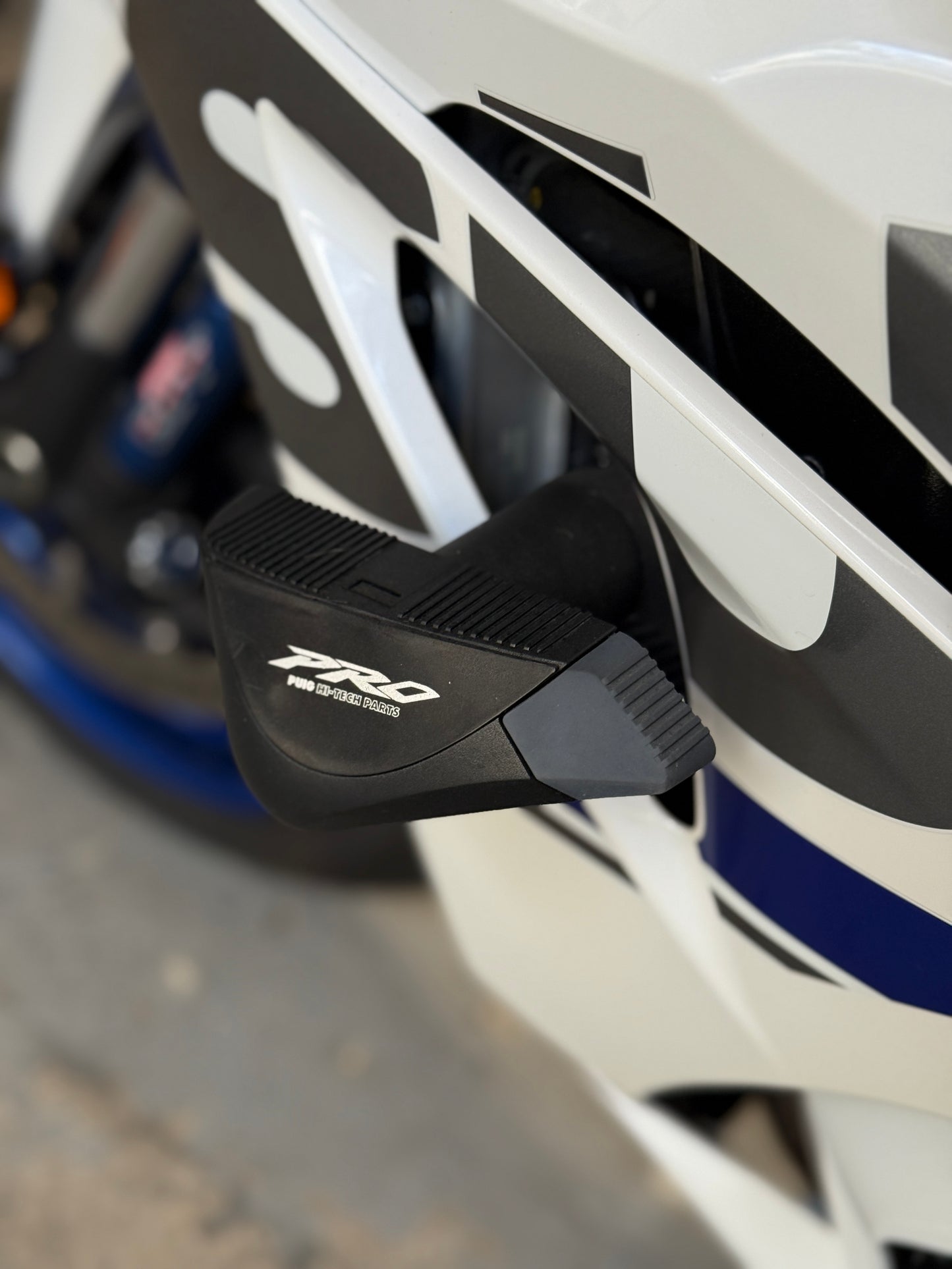 2018 SUZUKI GSXR 1000R WHITE BLIZZARD PEARL