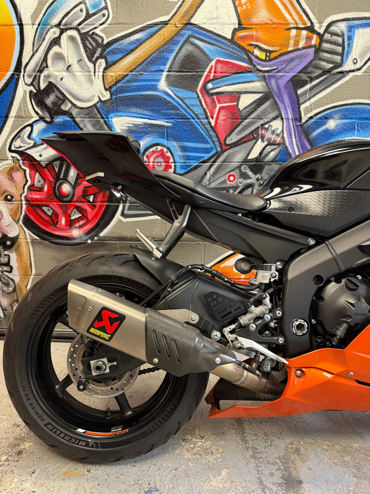 2020 Yamaha R6 AKRAPOVIC Vivid Orange Black