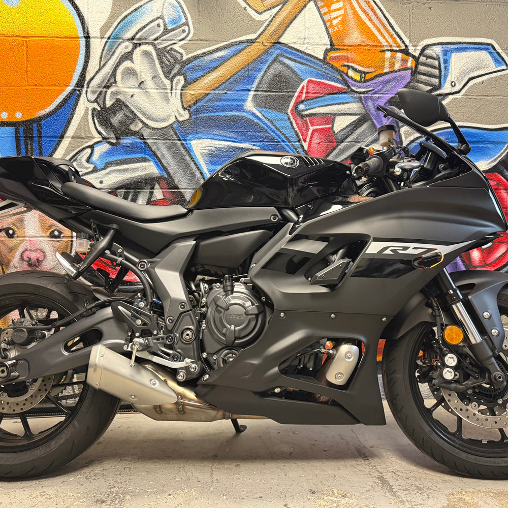 2024 YAMAHA R7 MATTE BLACK