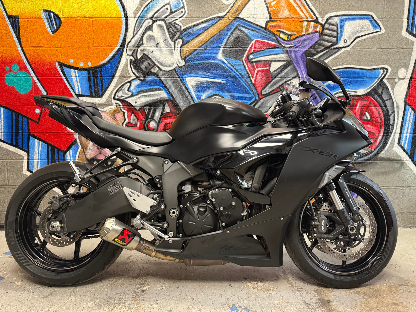 2024 KAWASAKI NINJA ZX6R ABS AKRAPOVIC