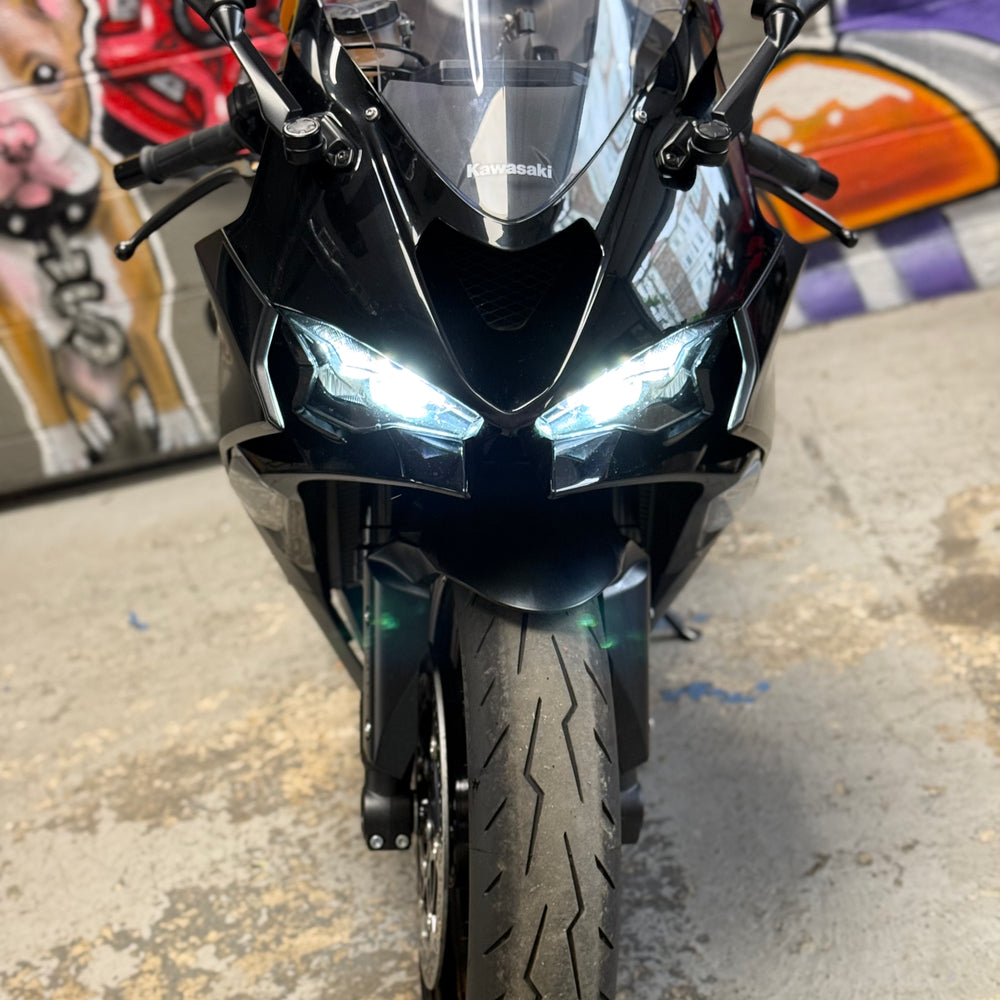 
                      
                        2024 KAWASAKI NINJA ZX6R ABS AKRAPOVIC
                      
                    