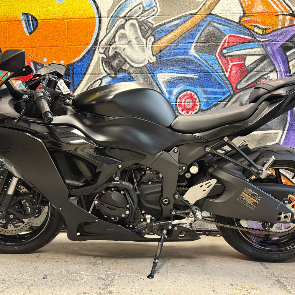 
                      
                        2024 KAWASAKI NINJA ZX6R ABS AKRAPOVIC
                      
                    