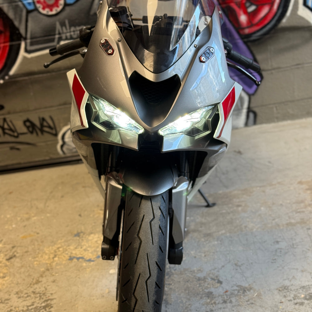 
                      
                        2024 Kawasaki Ninja ZX6R ABS M4 Slip on
                      
                    