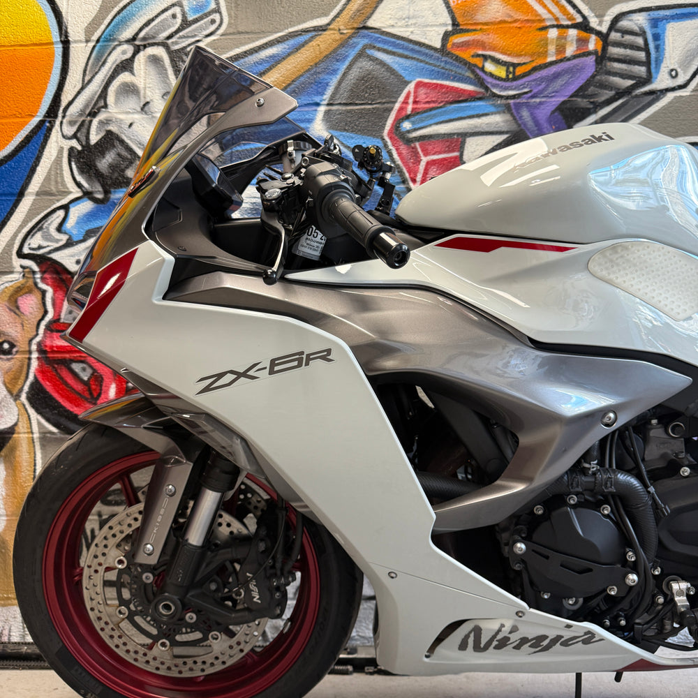 
                      
                        2024 Kawasaki Ninja ZX6R ABS M4 Slip on
                      
                    