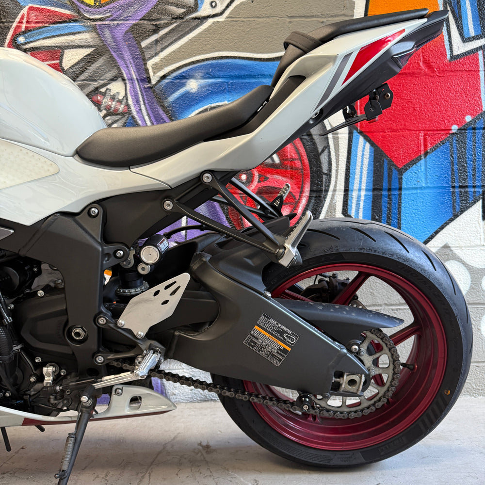 
                      
                        2024 Kawasaki Ninja ZX6R ABS M4 Slip on
                      
                    