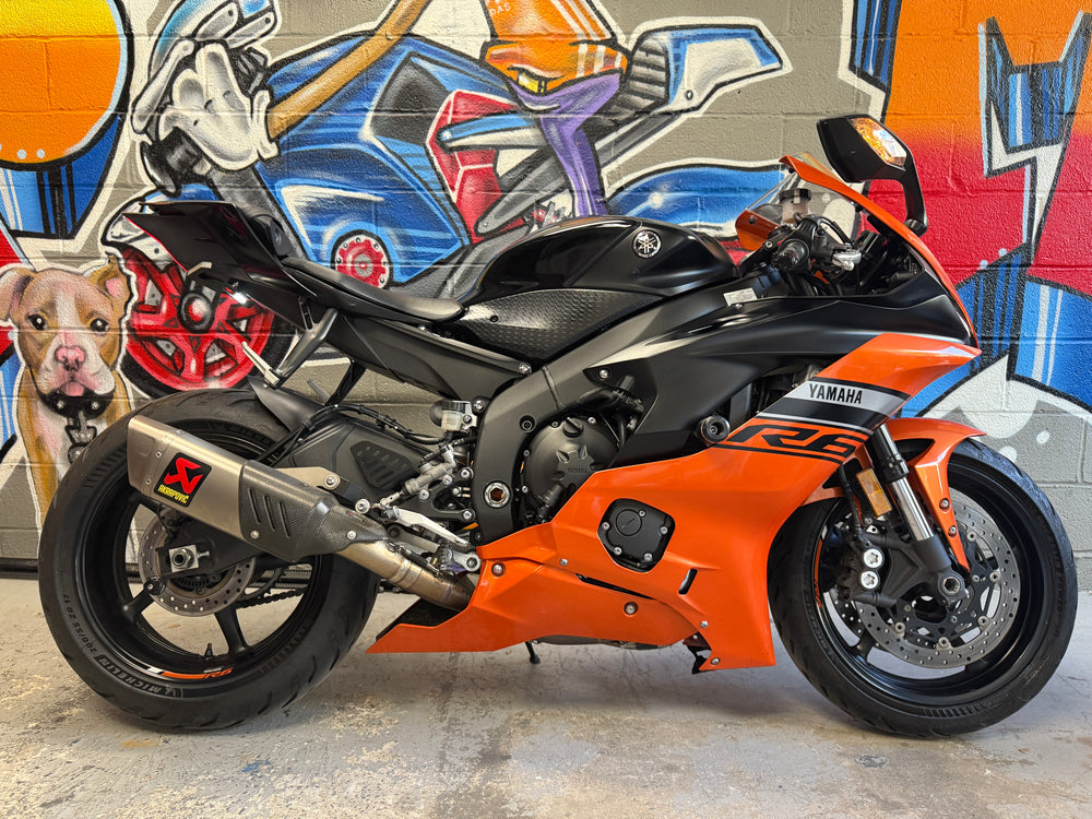 2020 Yamaha R6 AKRAPOVIC Vivid Orange Black