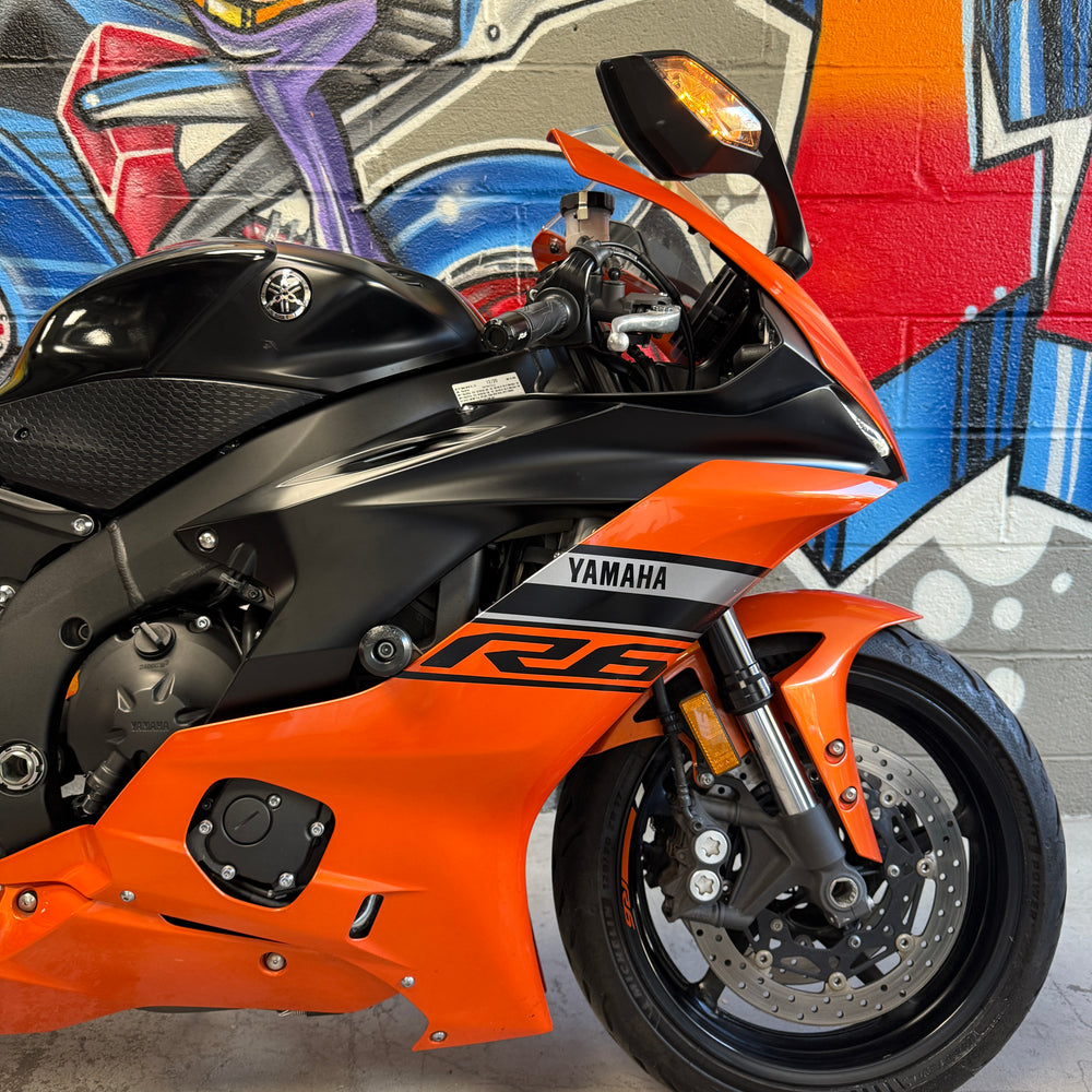 
                      
                        2020 Yamaha R6 AKRAPOVIC Vivid Orange Black
                      
                    