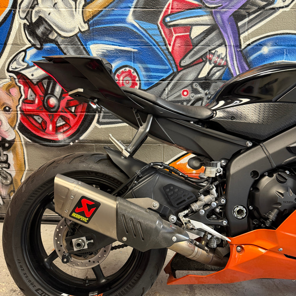 2020 Yamaha R6 AKRAPOVIC Vivid Orange Black