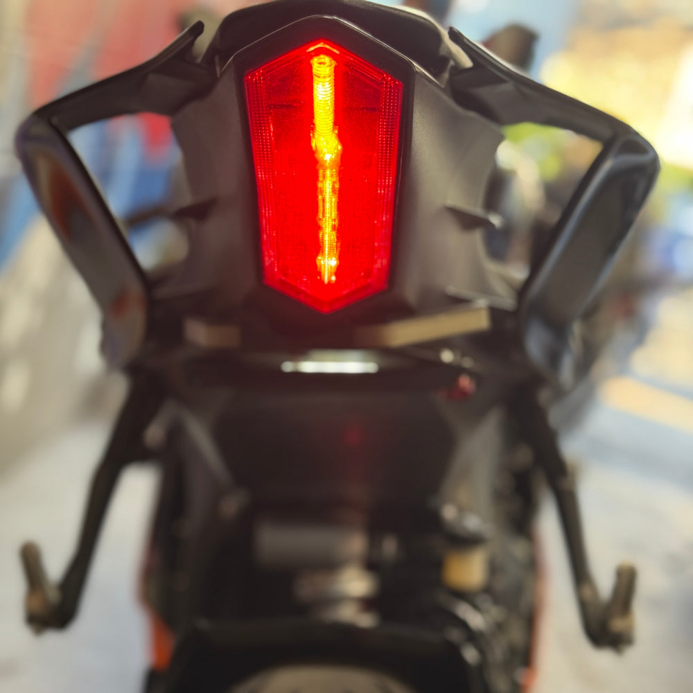 
                      
                        2020 Yamaha R6 AKRAPOVIC Vivid Orange Black
                      
                    