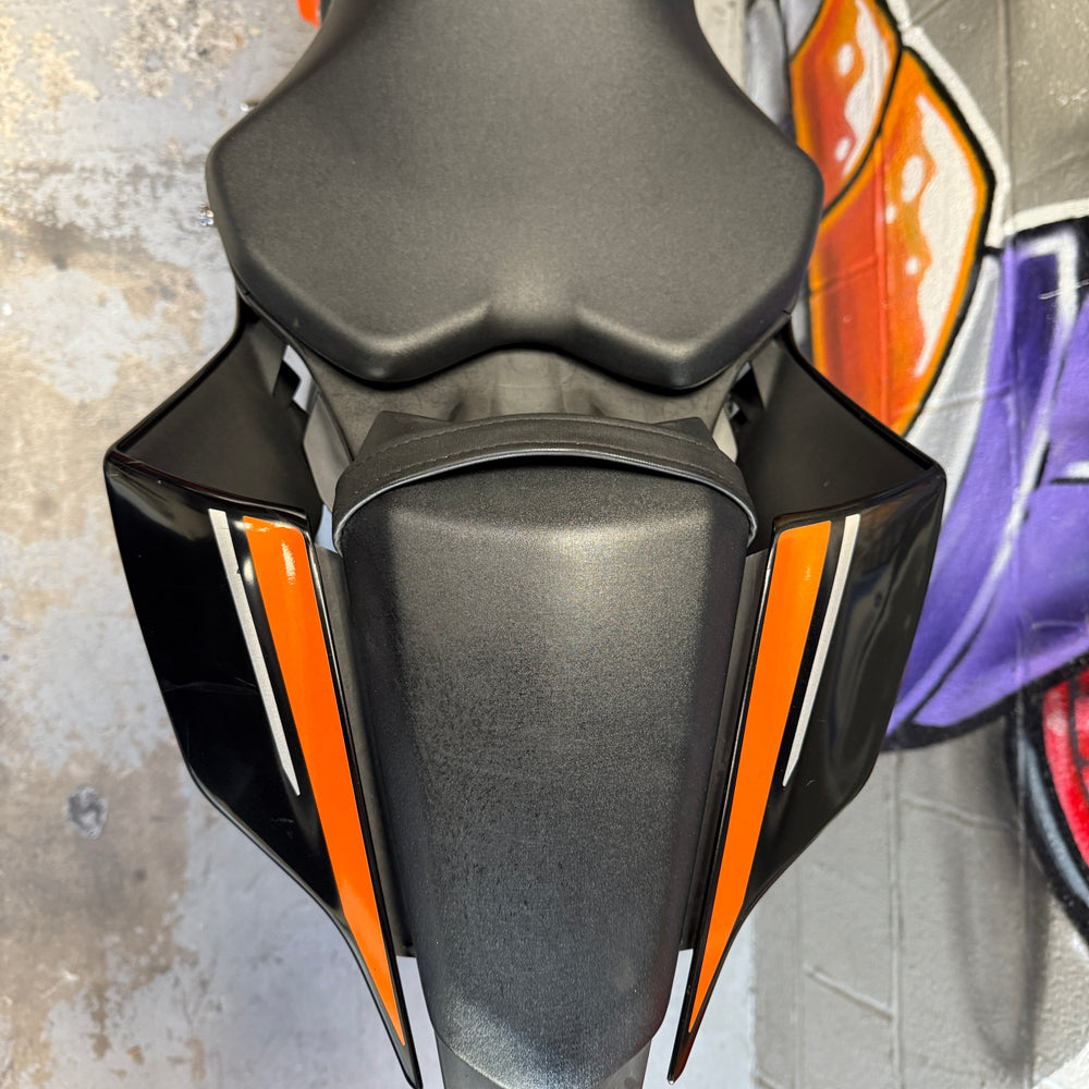 
                      
                        2020 Yamaha R6 AKRAPOVIC Vivid Orange Black
                      
                    