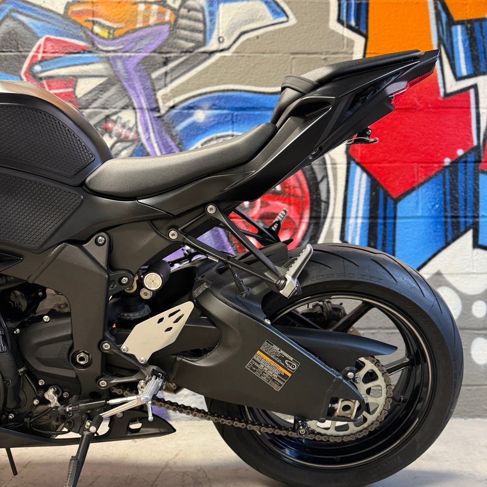 
                      
                        2024 Kawasaki Ninja ZX6R M4 slip on
                      
                    