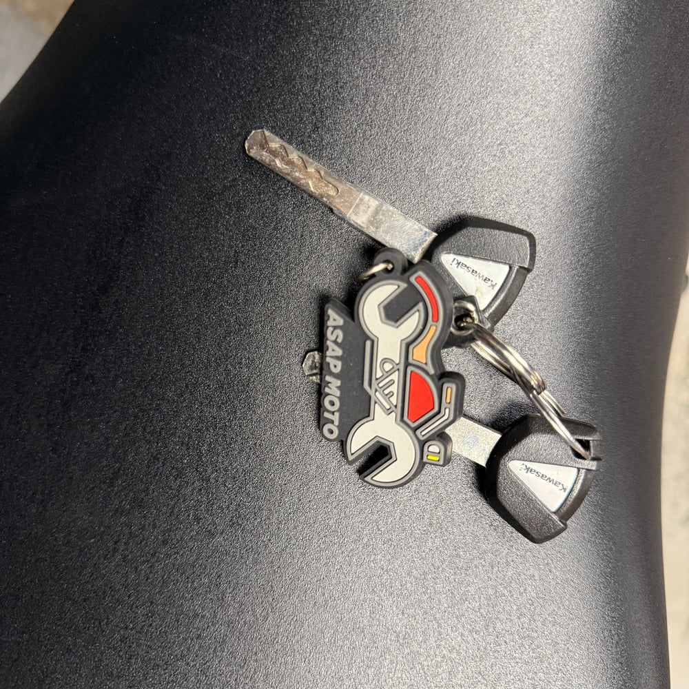 
                      
                        2022 YAMAHA R7 60TH ANNIV. ED. AKRAPOVIC
                      
                    