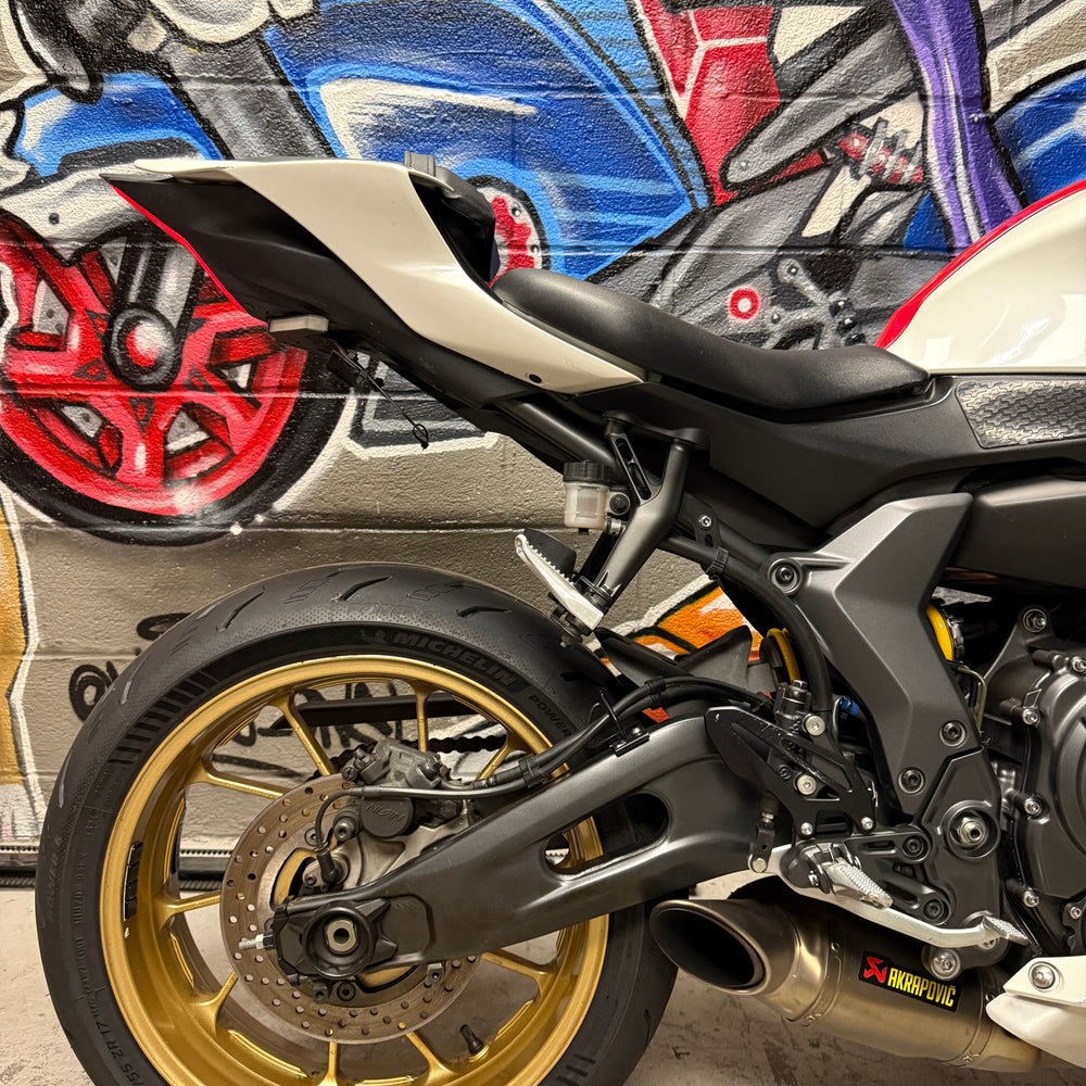 2022 YAMAHA R7 60TH ANNIV. ED. AKRAPOVIC