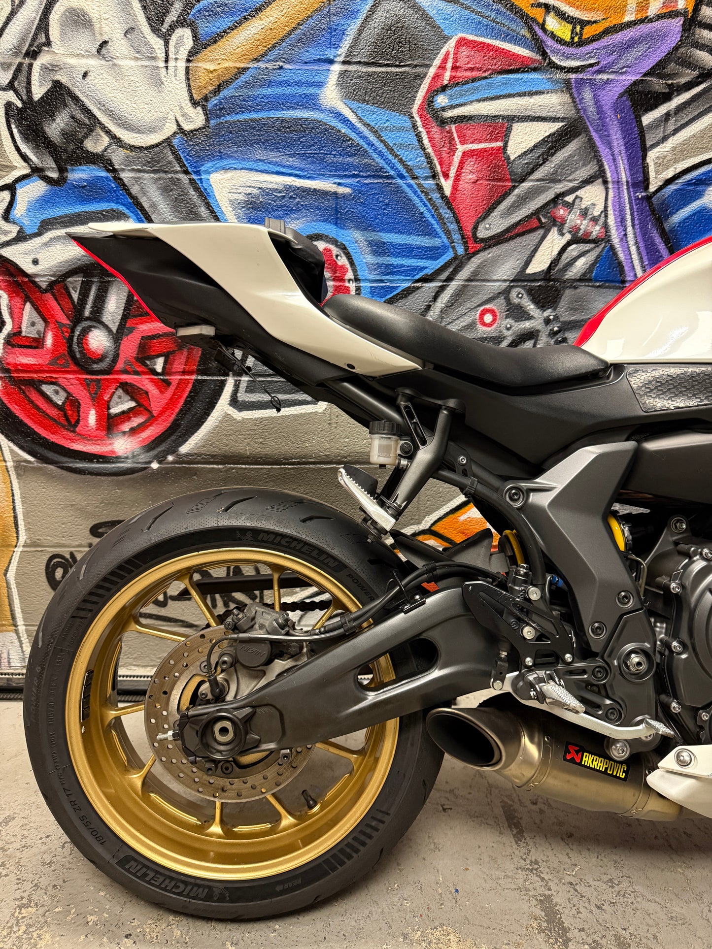 2022 YAMAHA R7 60TH ANNIV. ED. AKRAPOVIC