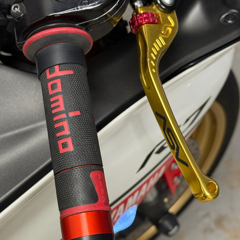 
                      
                        2022 YAMAHA R7 60TH ANNIV. ED. AKRAPOVIC
                      
                    
