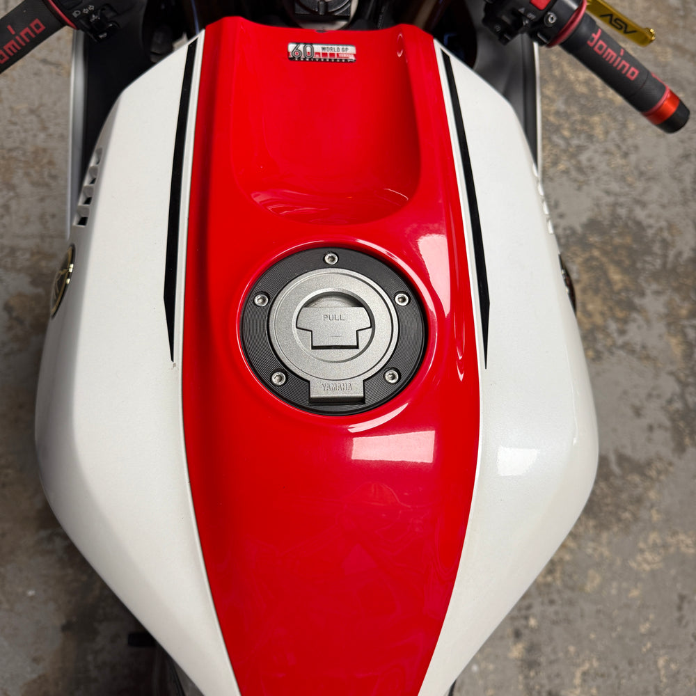 
                      
                        2022 YAMAHA R7 60TH ANNIV. ED. AKRAPOVIC
                      
                    