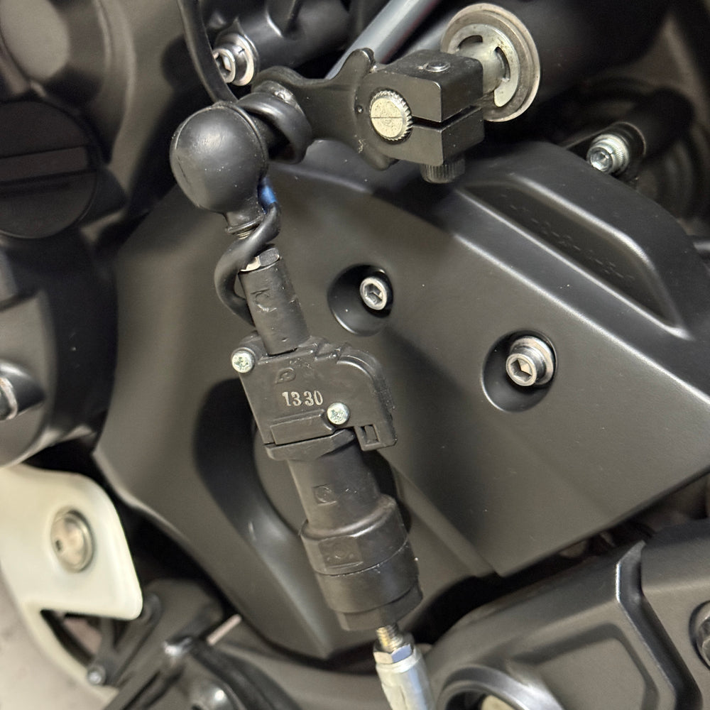 
                      
                        2022 YAMAHA R7 60TH ANNIV. ED. AKRAPOVIC
                      
                    