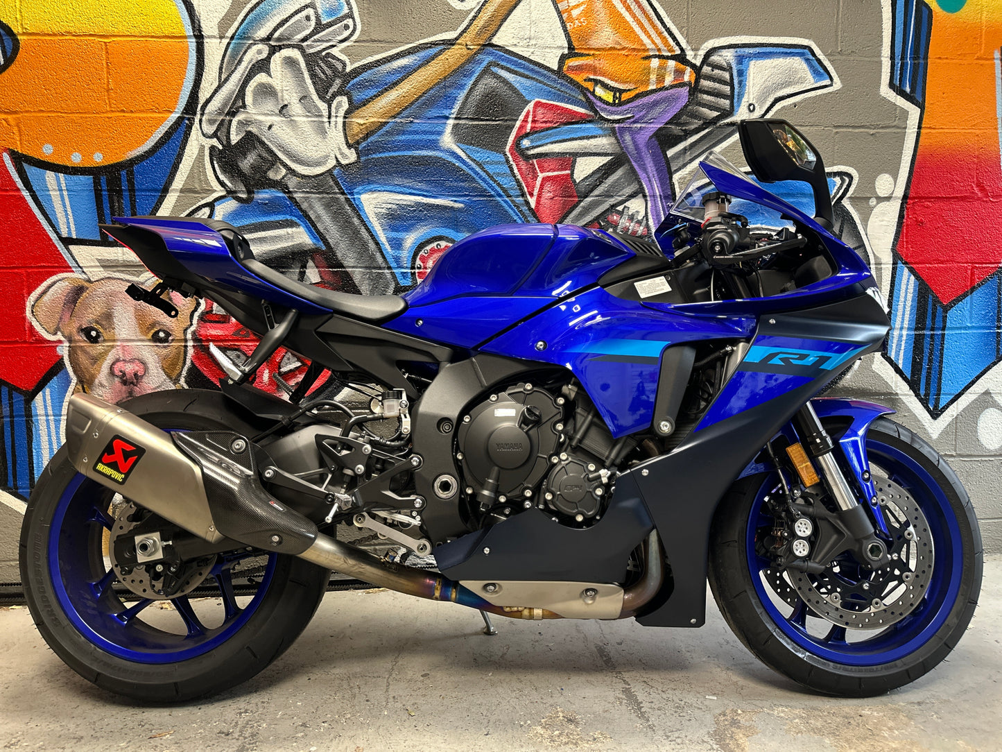 2024 YAMAHA R1 BLUE AKRAPOVIC