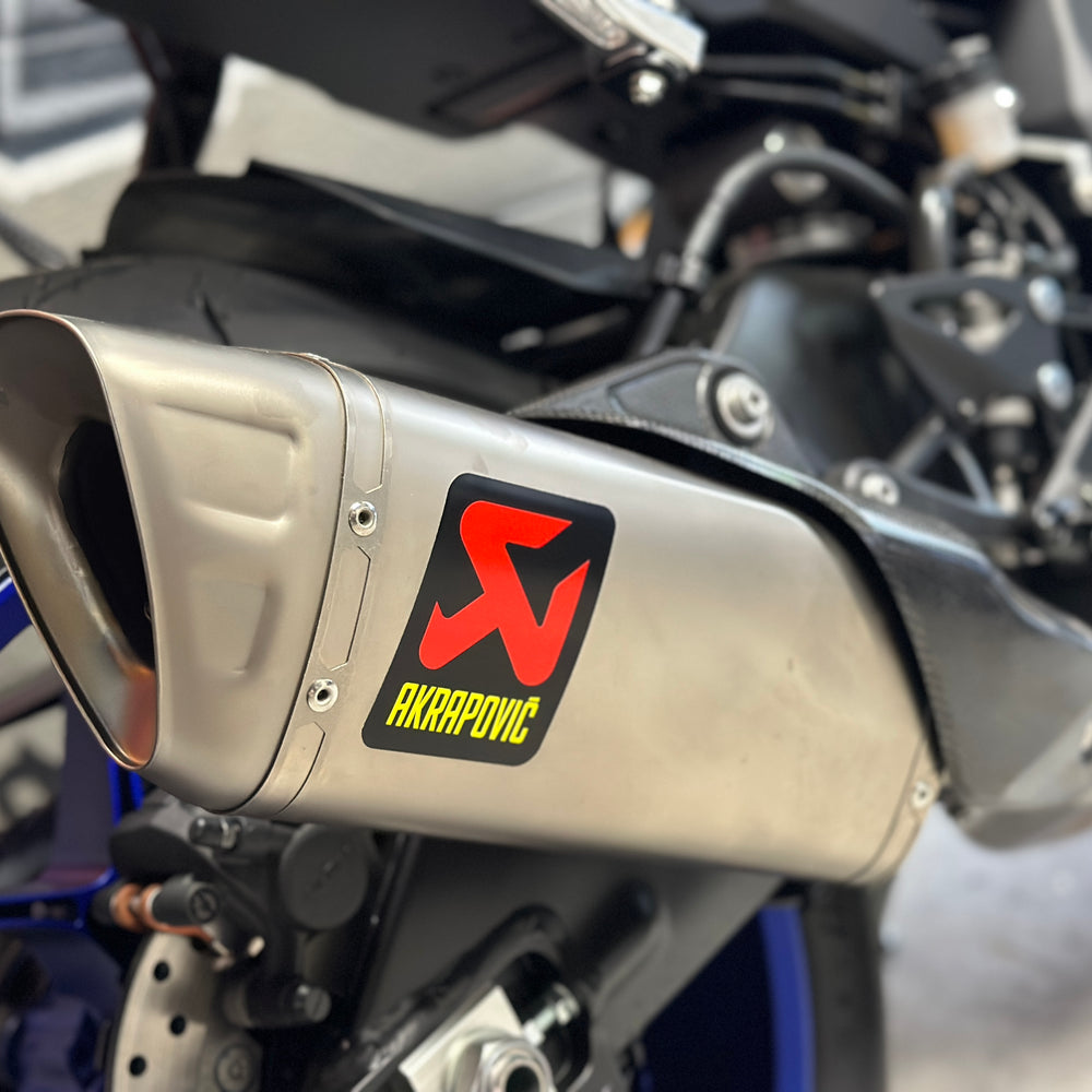 
                      
                        2024 YAMAHA R1 BLUE AKRAPOVIC
                      
                    