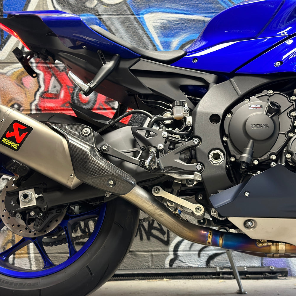 
                      
                        2024 YAMAHA R1 BLUE AKRAPOVIC
                      
                    