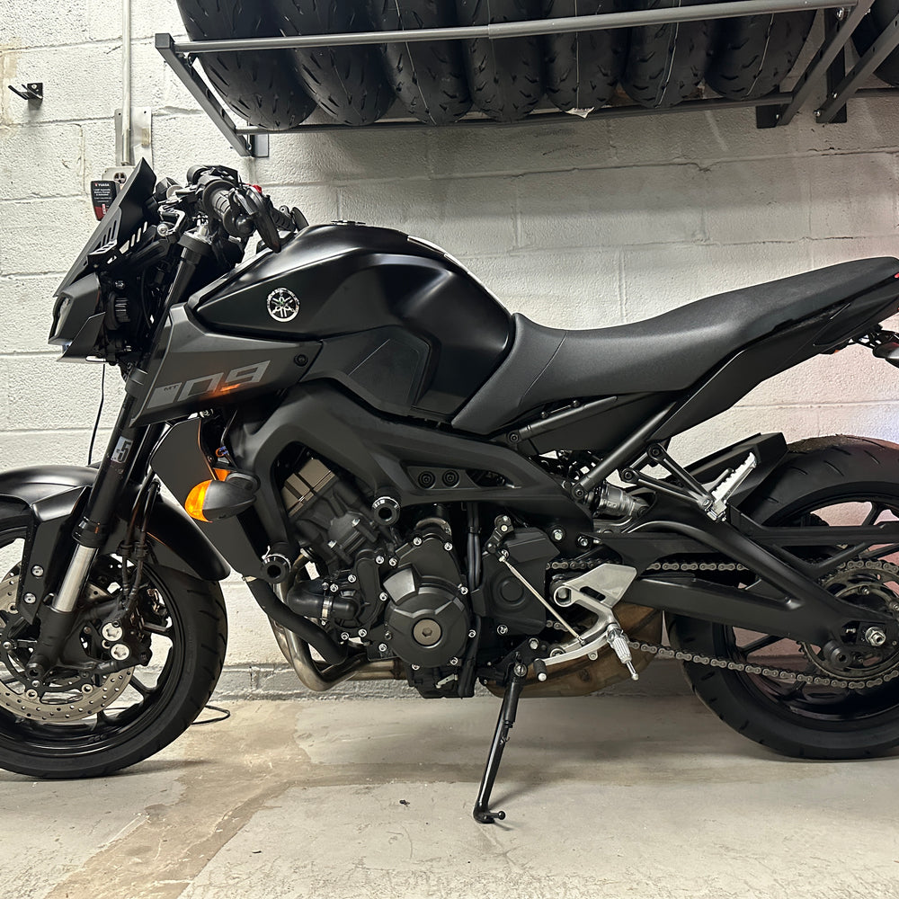 
                      
                        2018 Yamaha MT09 RAVEN
                      
                    