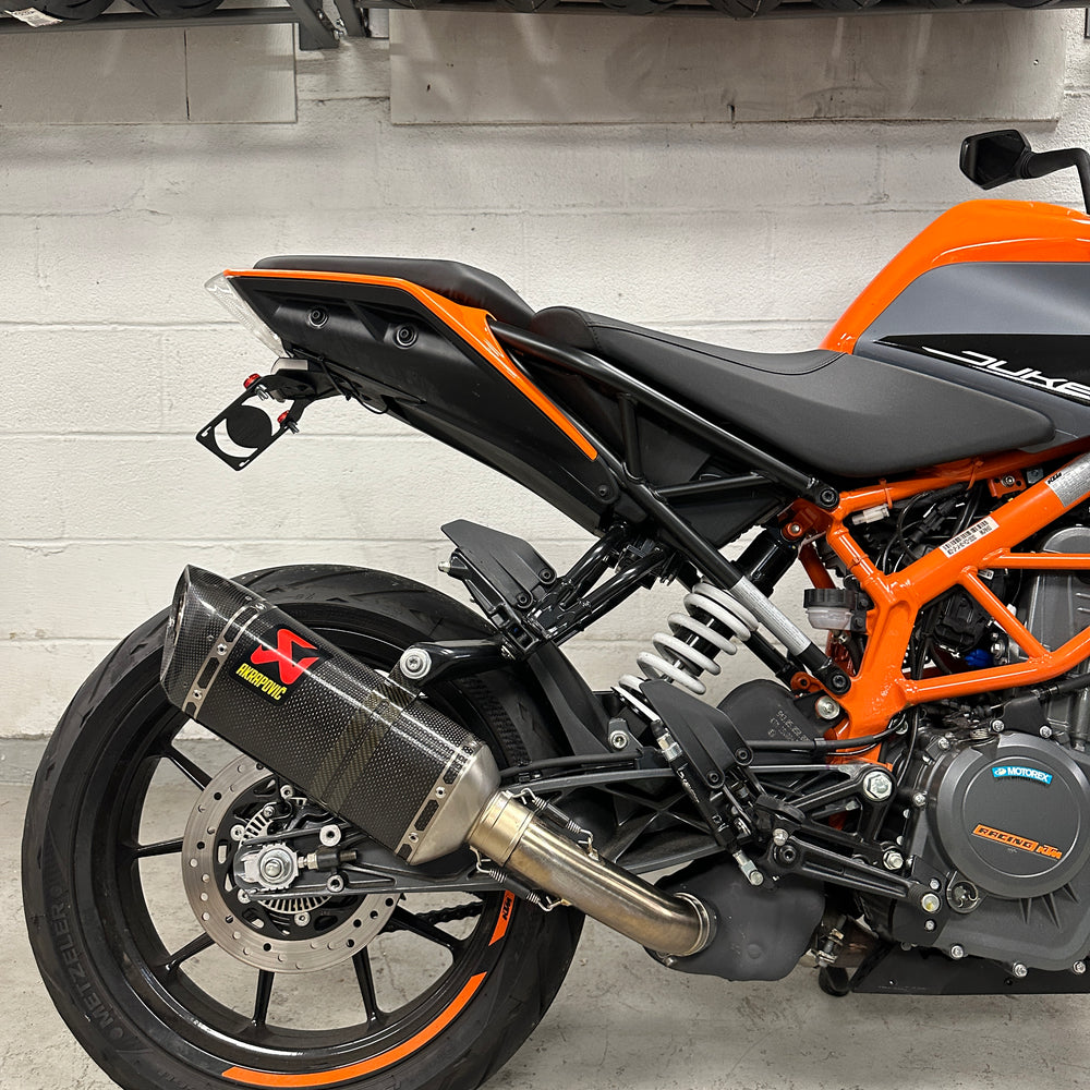 2023 KTM DUKE 390 AKRAPOVIC