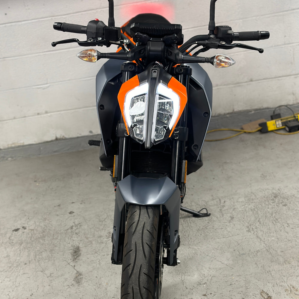 
                      
                        2023 KTM DUKE 390 AKRAPOVIC
                      
                    