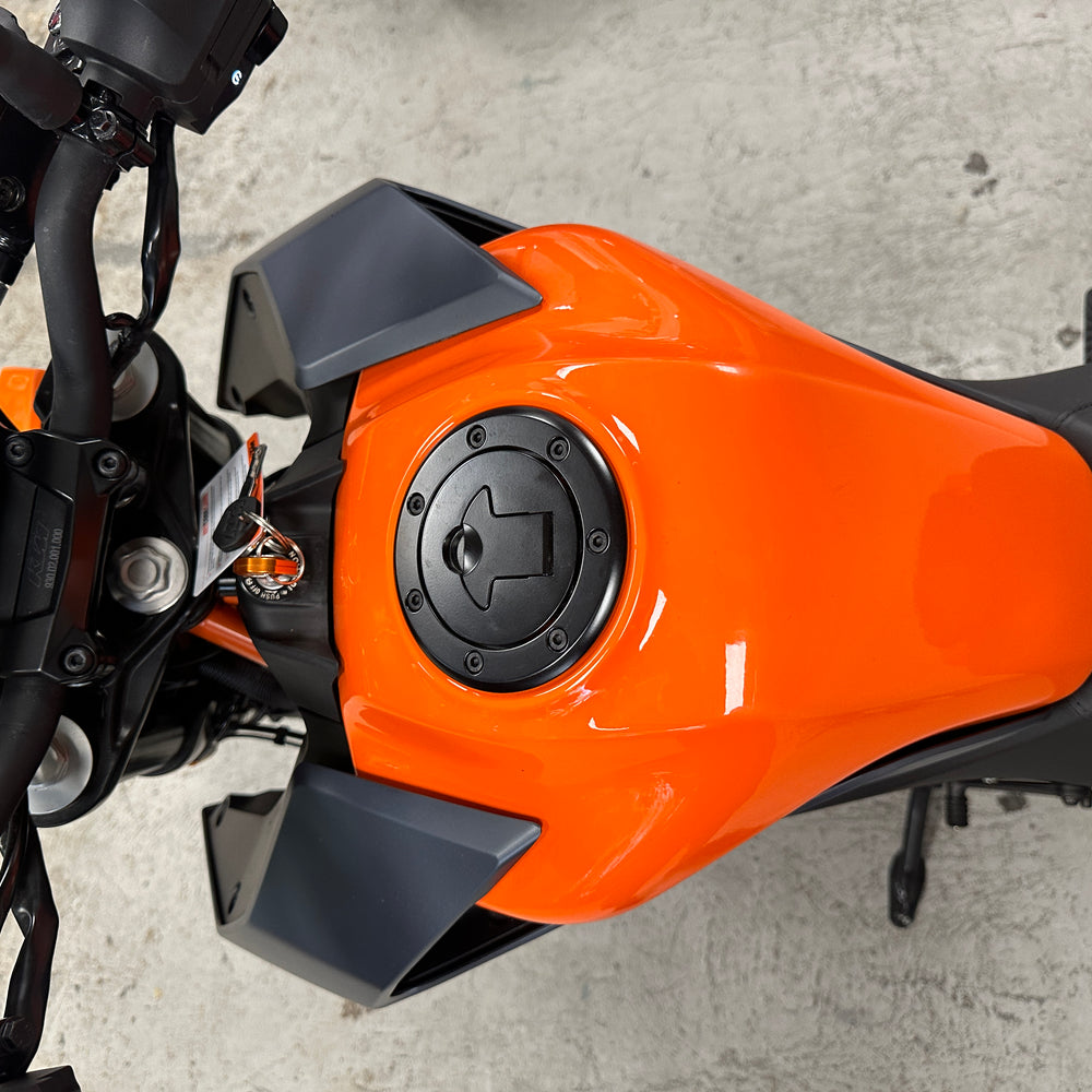 
                      
                        2023 KTM DUKE 390 AKRAPOVIC
                      
                    