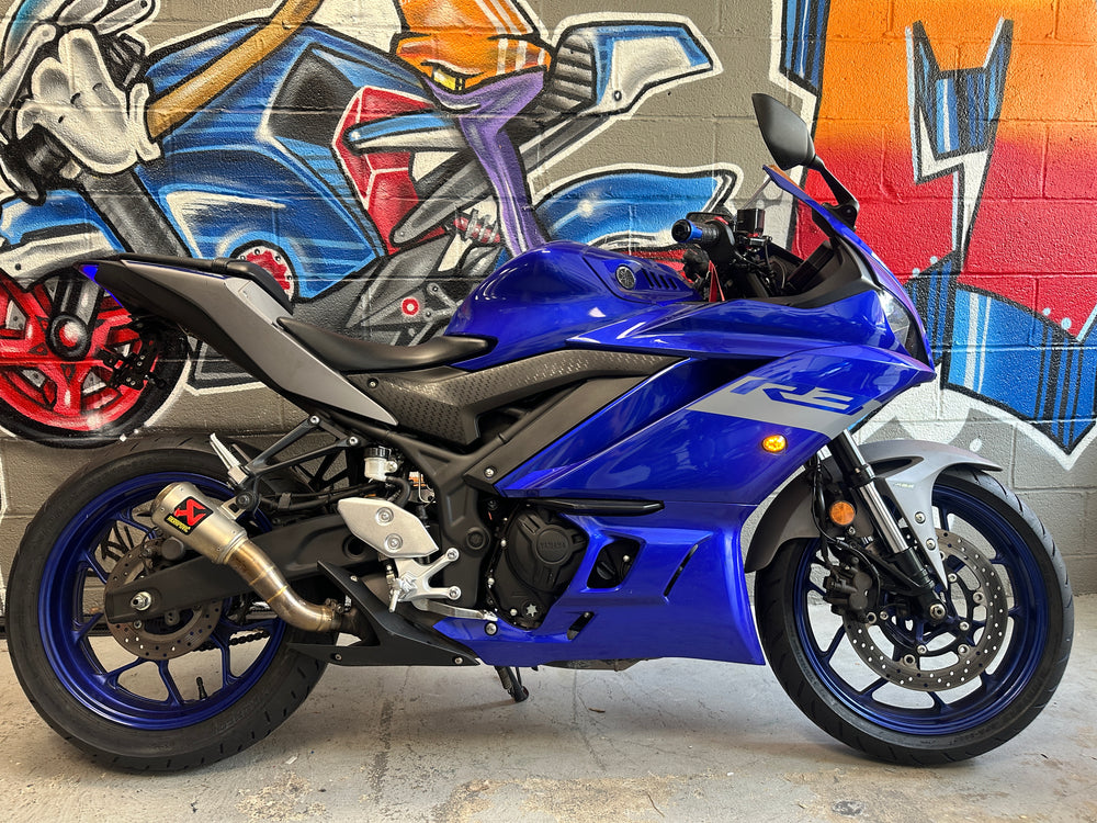 2020 YAMAHA R3 ABS BLUE AKRAPOVIC