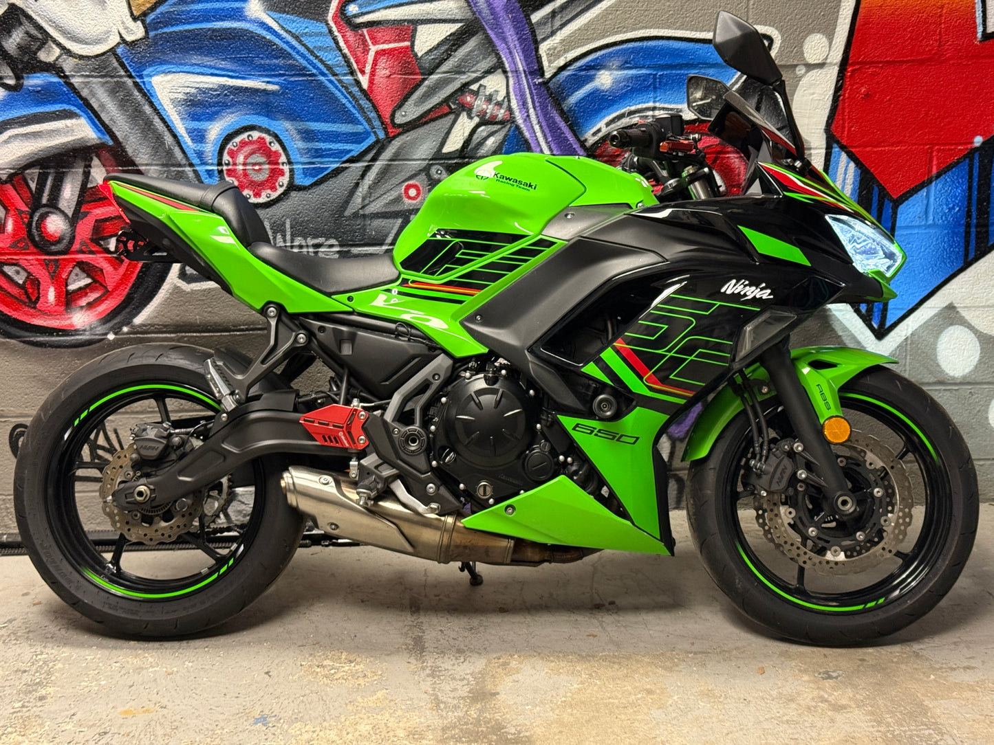 2023 Kawasaki Ninja 650 KRT ABS
