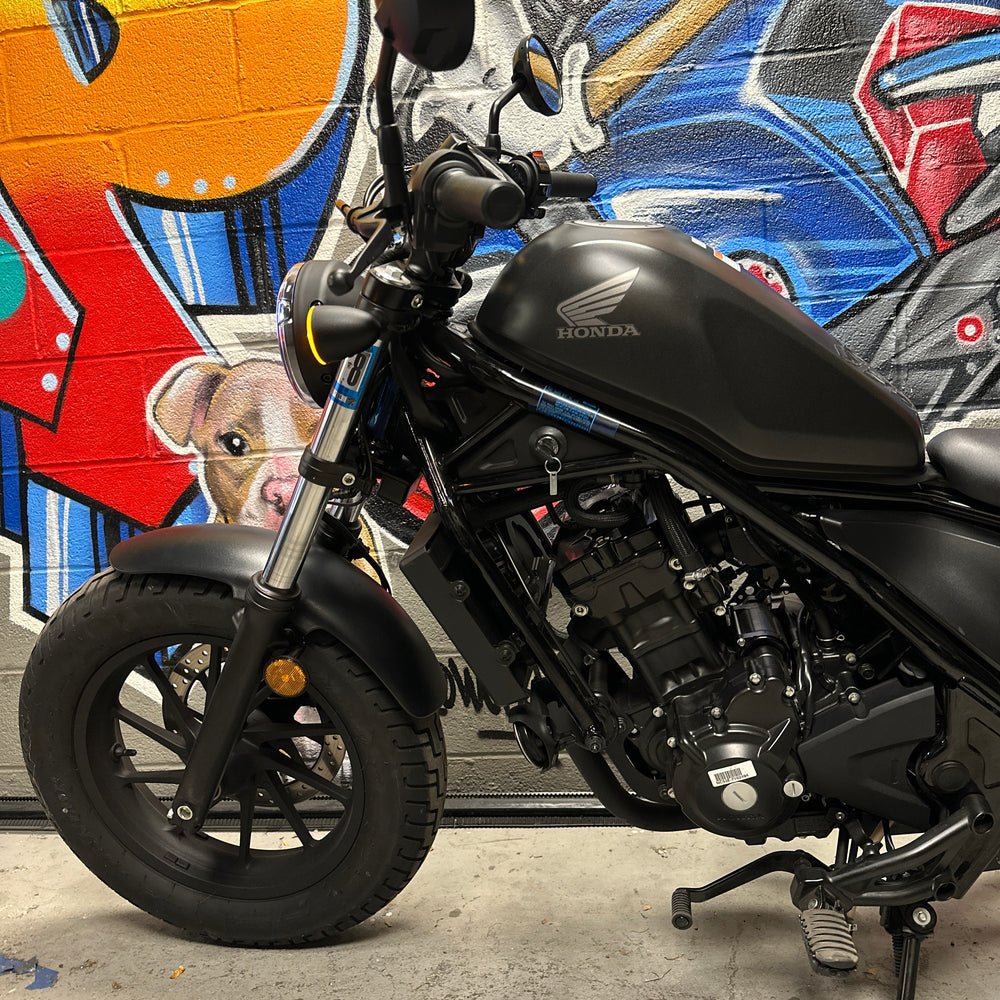 
                      
                        2021 HONDA REBEL 300 ABS METALLIC GREY
                      
                    