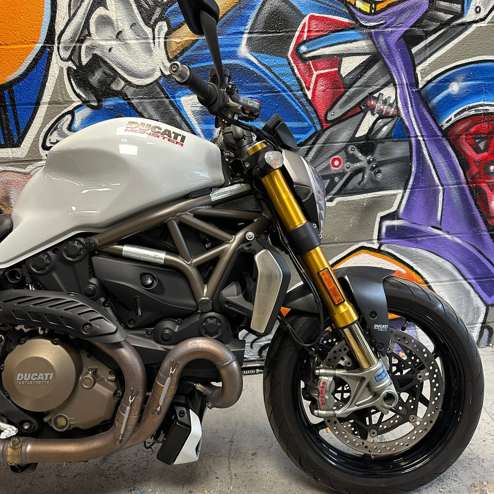 
                      
                        2015 DUCATI MONSTER 1200 S PEARL WHITE
                      
                    