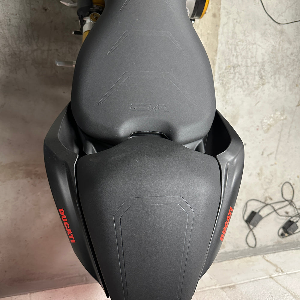 
                      
                        2024 DUCATI PANIGALE V2 CARBON PACKAGE
                      
                    