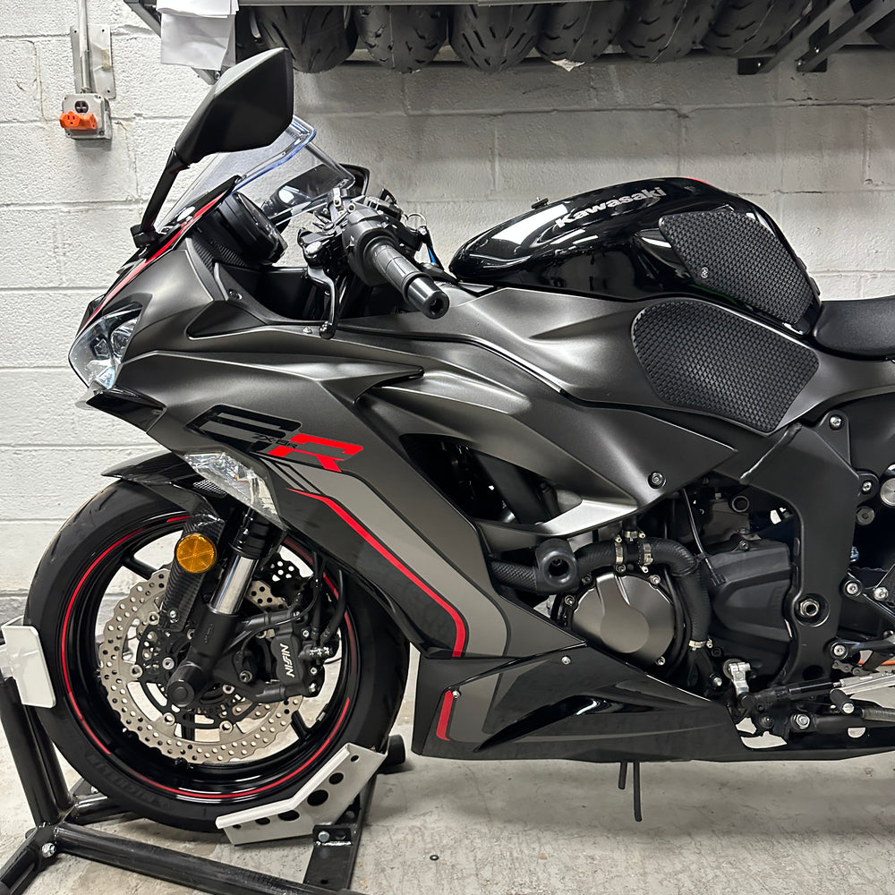 
                      
                        2023 KAWASAKI NINJA ZX6R BLK RED CARBON
                      
                    