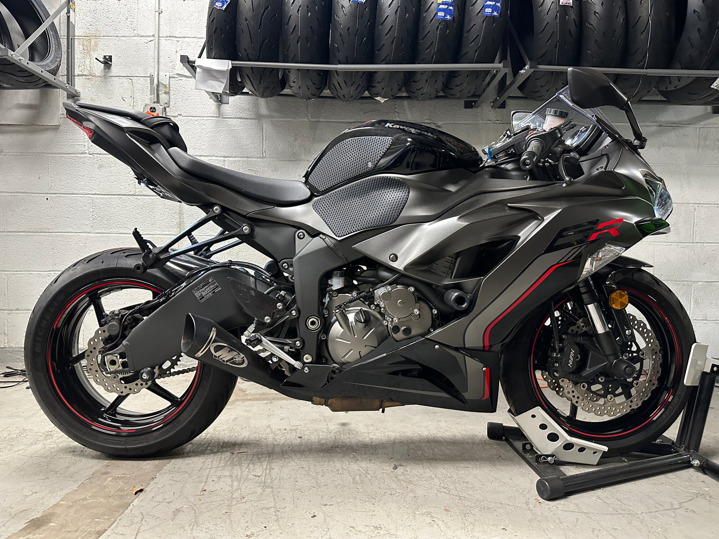 2023 KAWASAKI NINJA ZX6R BLK RED CARBON