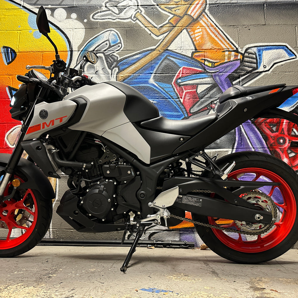 
                      
                        2020 YAMAHA MT03 GREY RED
                      
                    