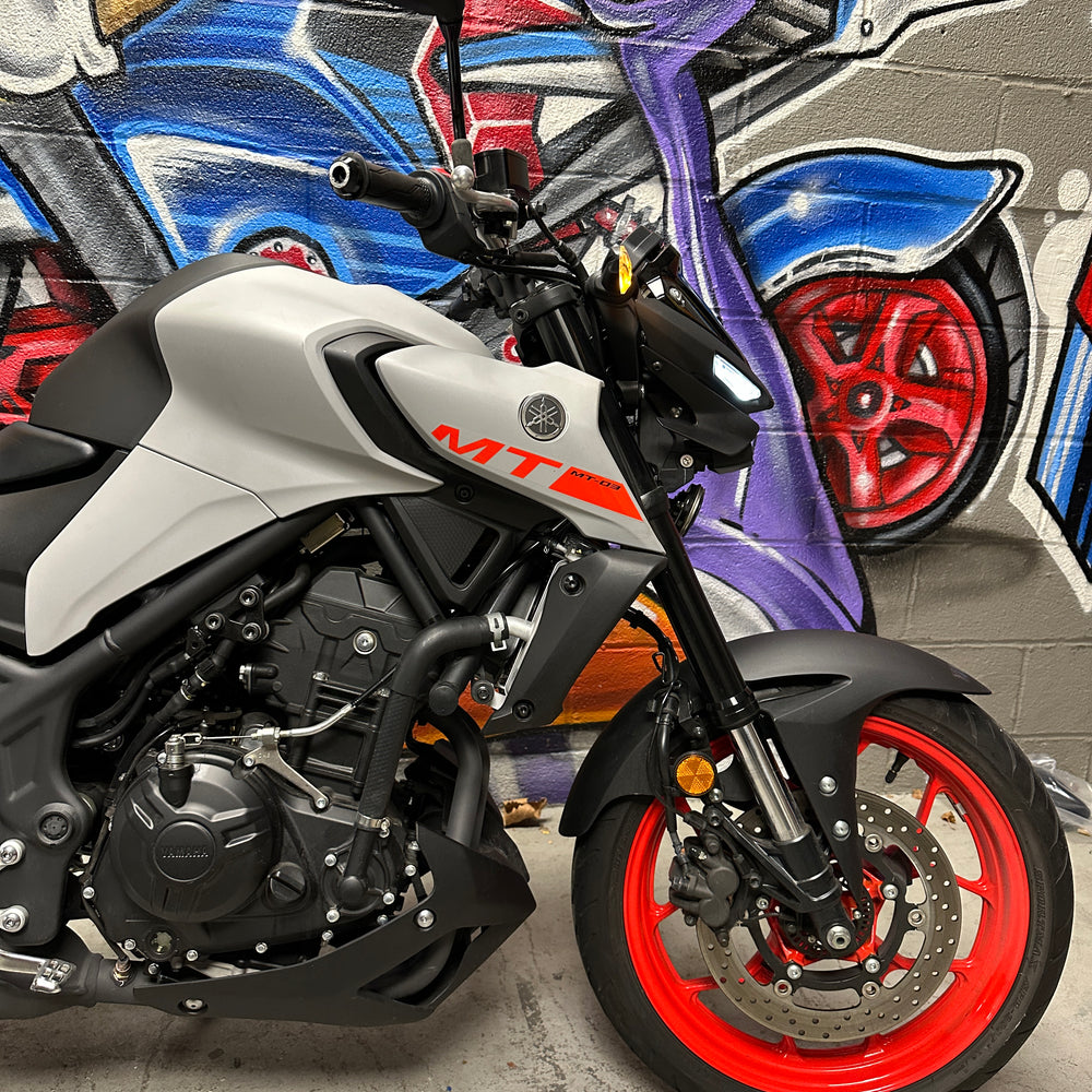 
                      
                        2020 YAMAHA MT03 GREY RED
                      
                    