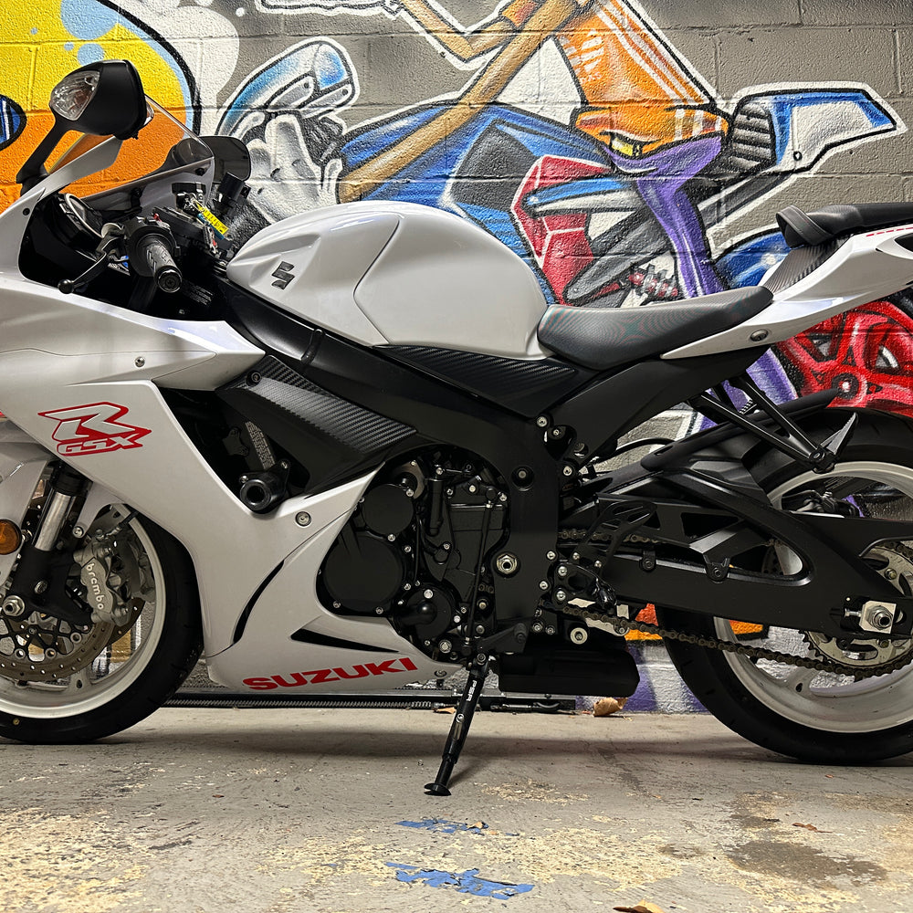 
                      
                        2020 SUZUKI GSXR 600 PEARL GLACIER WHITE
                      
                    