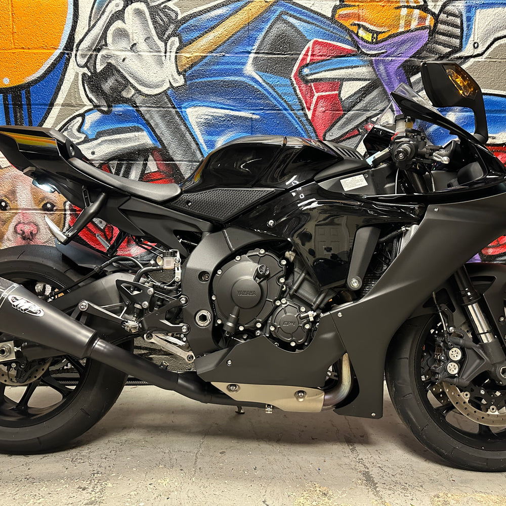 2024 YAMAHA YZF R1 RAVEN