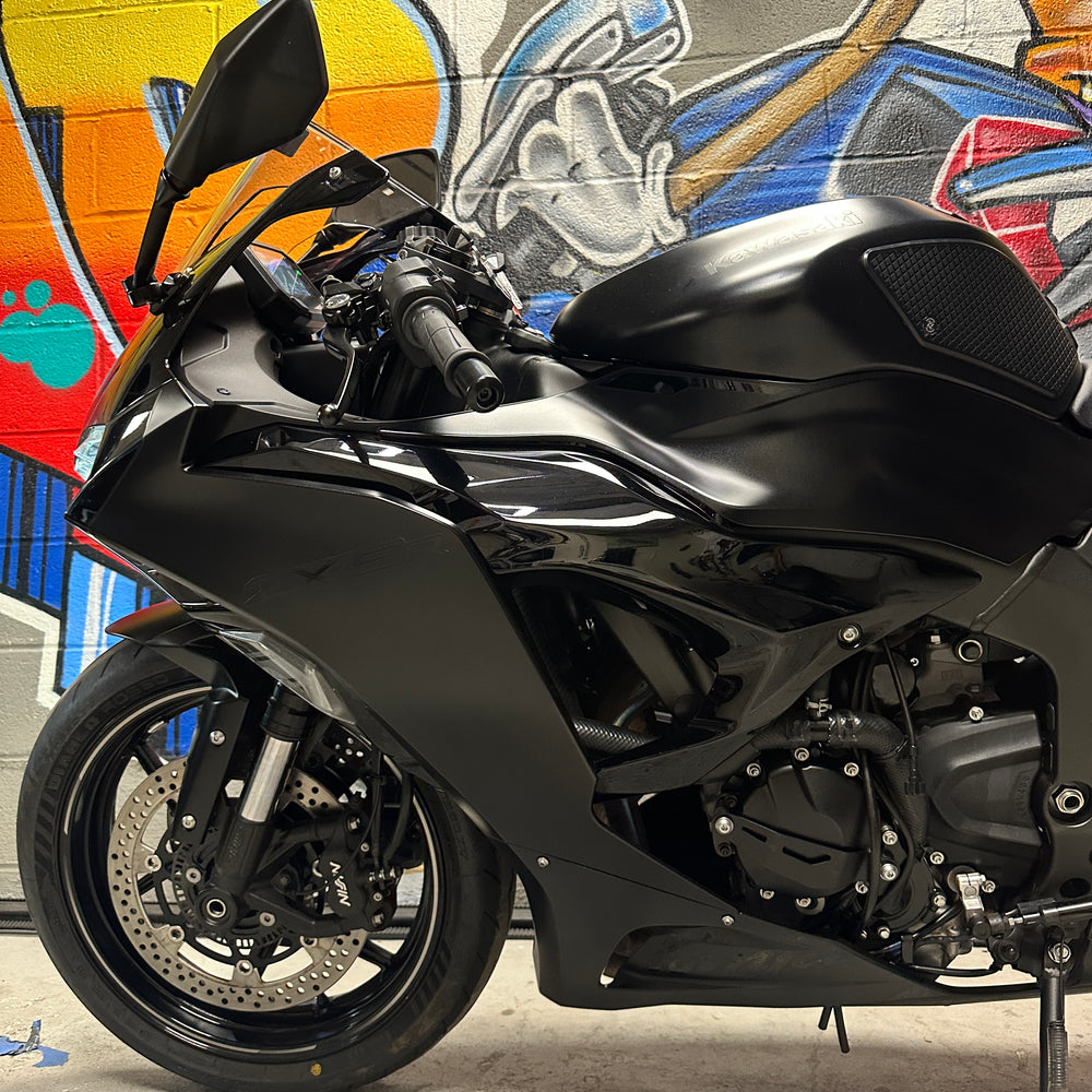 
                      
                        2024 Kawasaki Ninja ZX6R BLACK
                      
                    