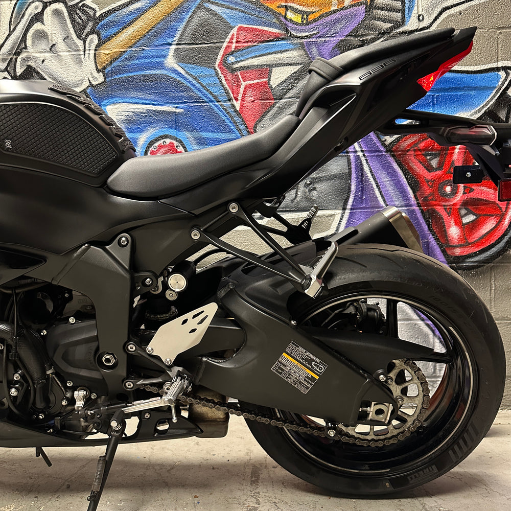 
                      
                        2024 Kawasaki Ninja ZX6R BLACK
                      
                    