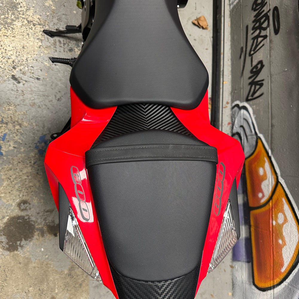 
                      
                        2016 SUZUKI GSXR 600 RED BLACK YOSHIMURA
                      
                    