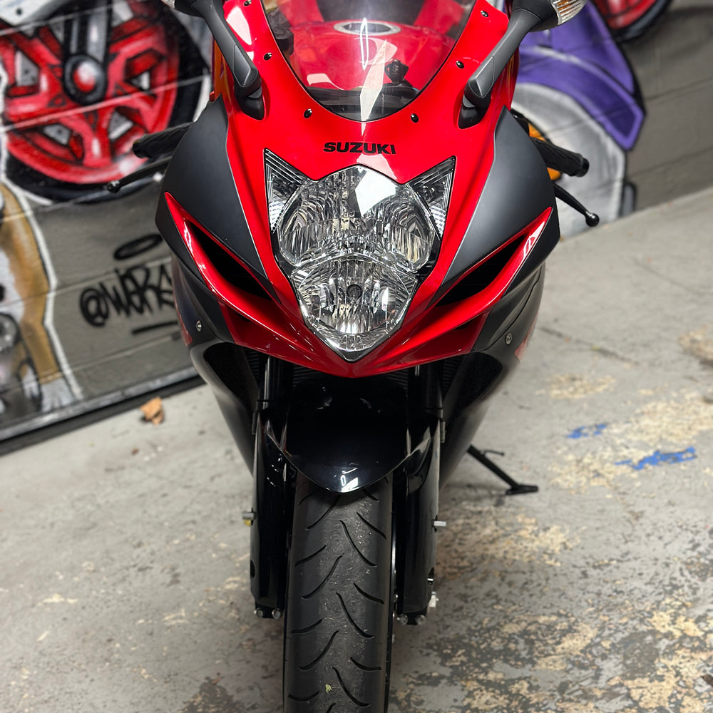 
                      
                        2016 SUZUKI GSXR 600 RED BLACK YOSHIMURA
                      
                    