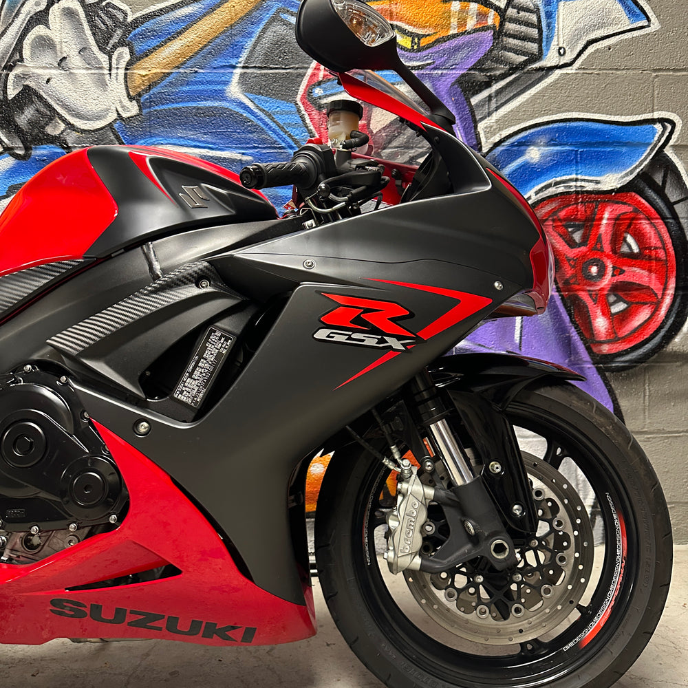 
                      
                        2016 SUZUKI GSXR 600 RED BLACK YOSHIMURA
                      
                    