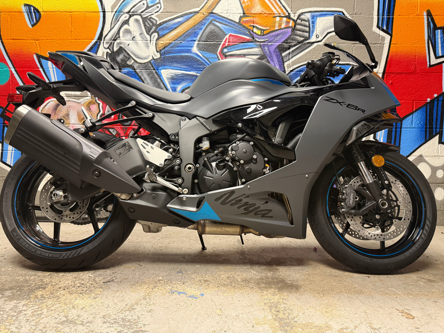 2025 Kawasaki Ninja ZX6R w ABS