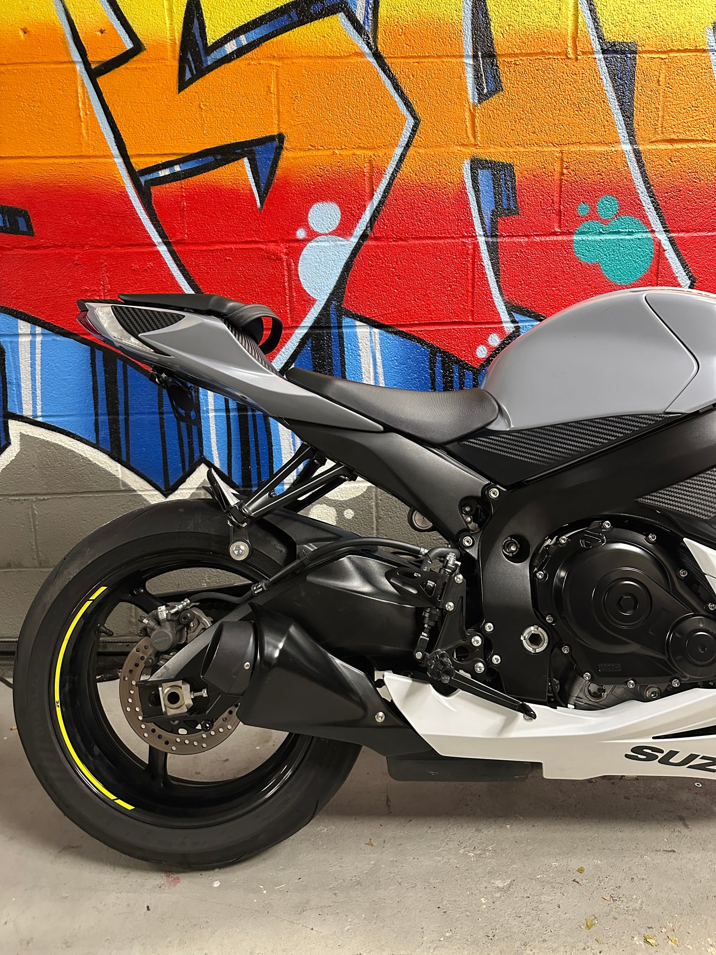 2022 SUZUKI GSXR 600 GREY WHITE M4