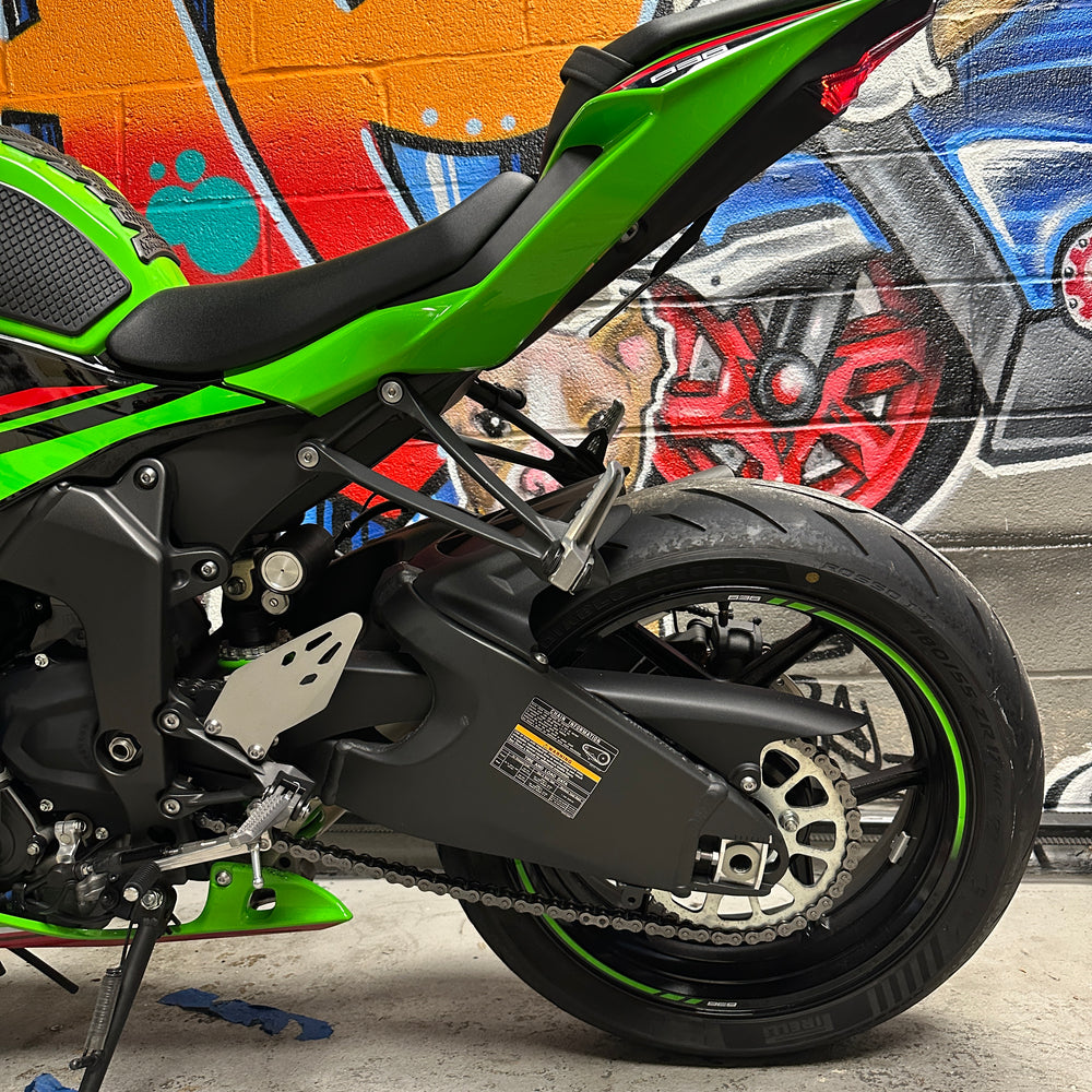 
                      
                        2024 Kawasaki Ninja ZX6R KRT Yoshimura AT2
                      
                    