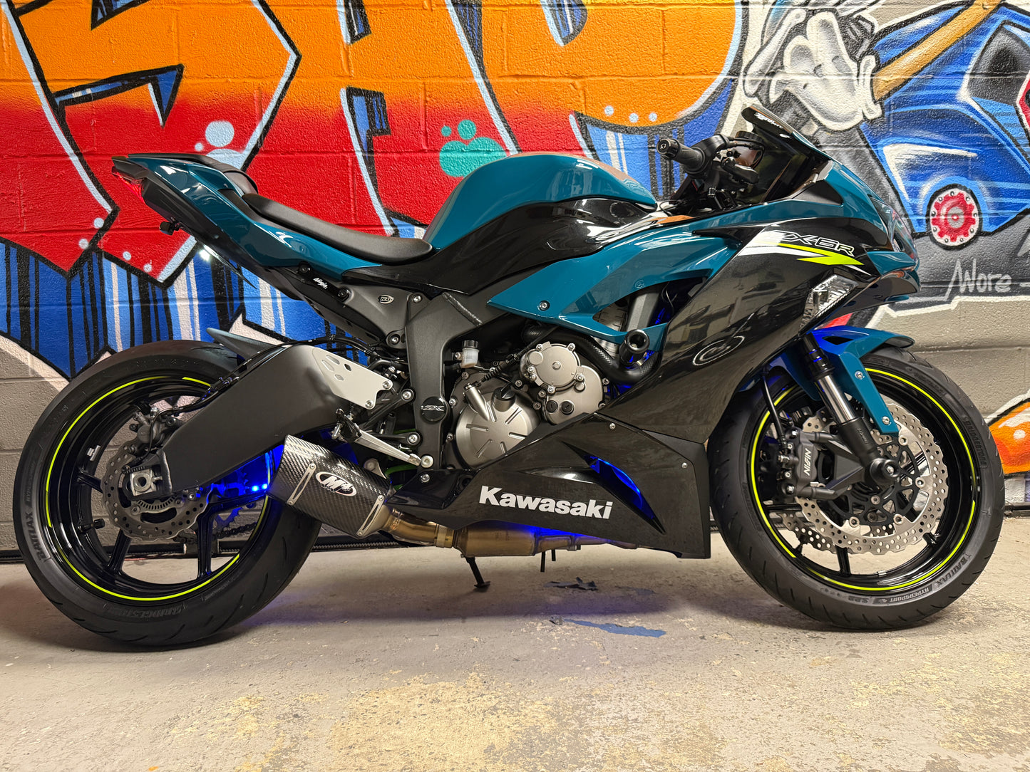 2021 Kawasaki ZX6R in Pearl Nightshade Teal M4
