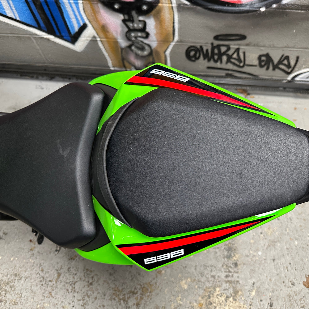 
                      
                        2024 Kawasaki Ninja ZX6R KRT Yoshimura AT2
                      
                    