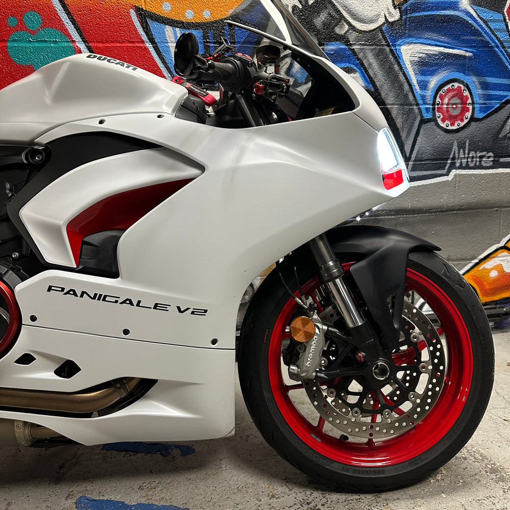 
                      
                        2021 DUCATI PANIGALE V2 WHITE Riosso
                      
                    